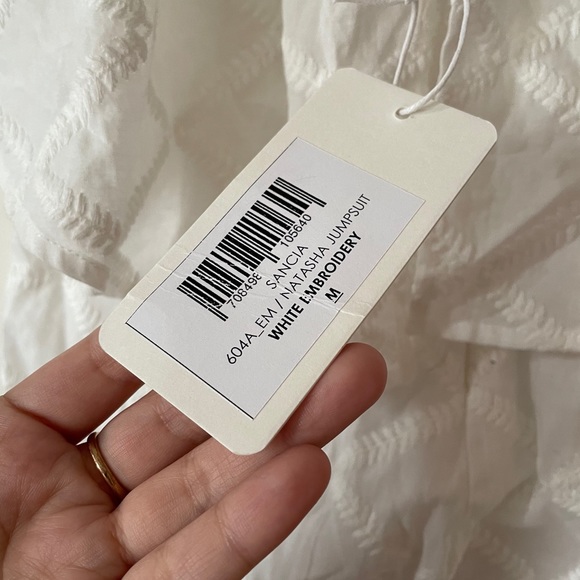 NWT! White Jumpsuit - Size Medium - Picture 6 of 8